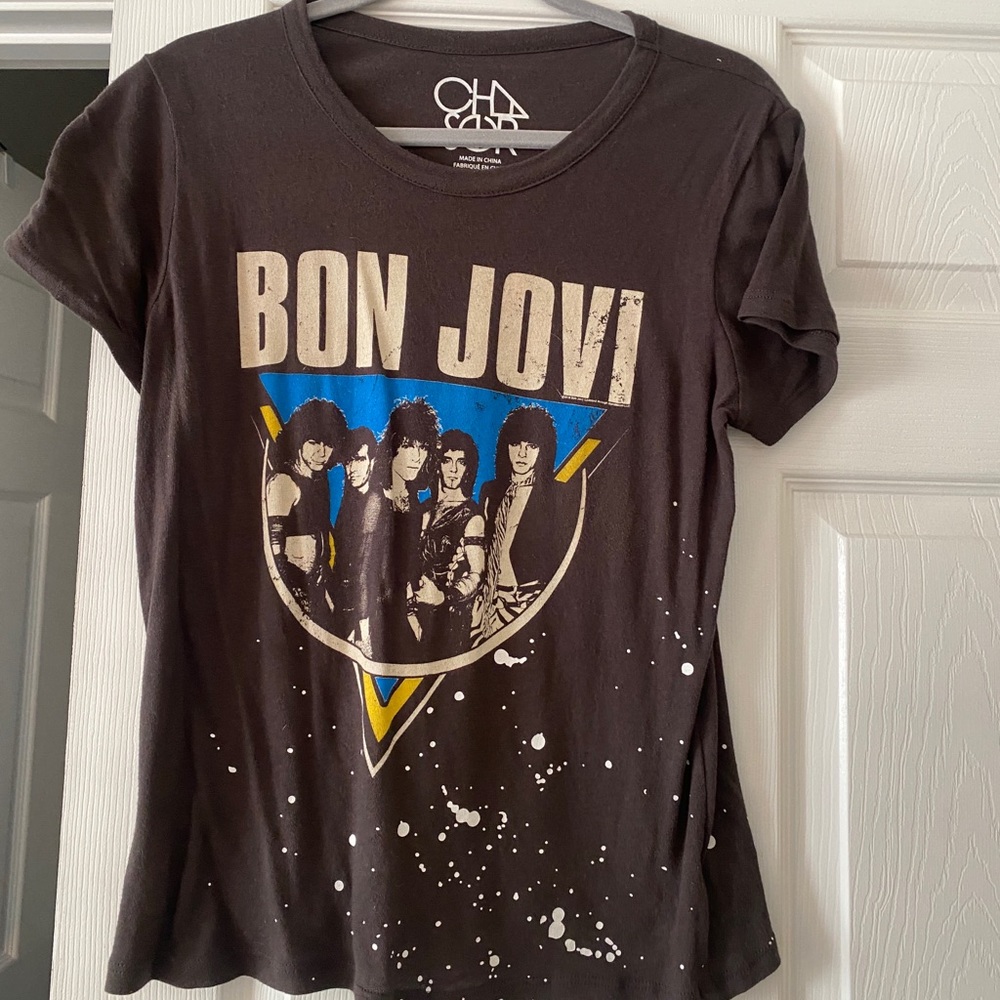Graphic tee